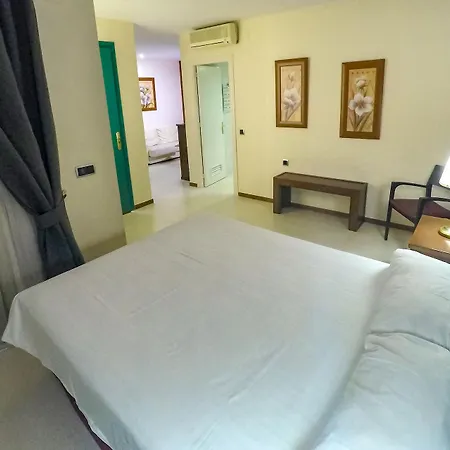 Hotel Jm Jardin De La Reina
